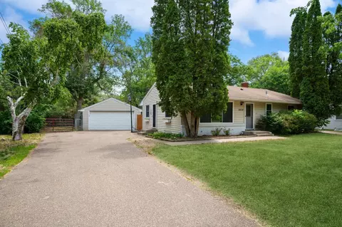 3834 Saint Regis Dr, White Bear Lake, MN 55110