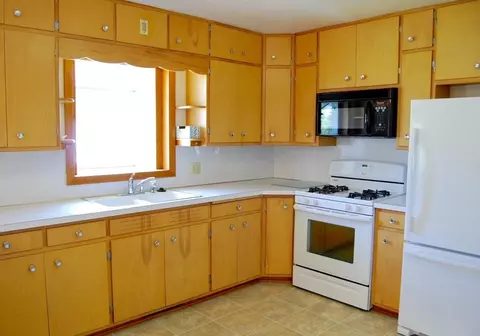208 Silver St W, Mapleton, MN 56065 photo 3