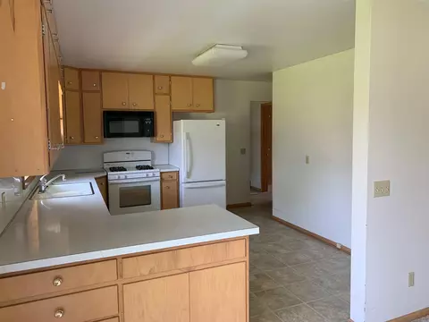 208 Silver St W, Mapleton, MN 56065 photo 2
