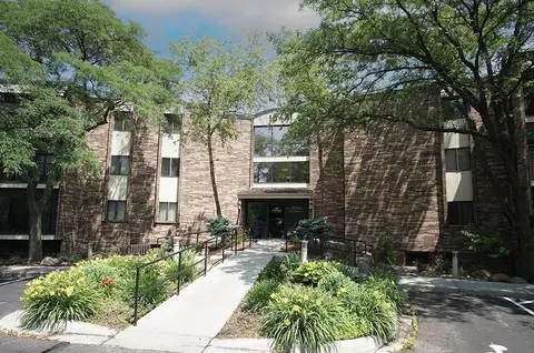 10441 Greenbrier Rd #112, Minnetonka, MN 55305