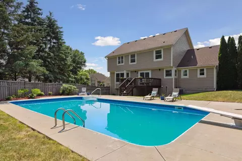 1064 Tamberwood Ct, Woodbury, MN 55125