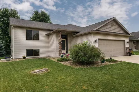 614 Forbrook Ln NW, Rochester, MN 55901