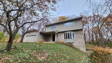 6080 Mill St, Shorewood, MN 55331