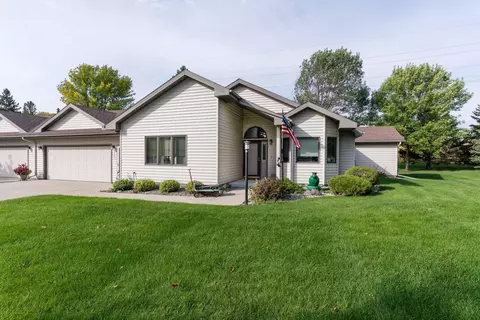 2203 Arrowwood Ct, Fergus Falls, MN 56537