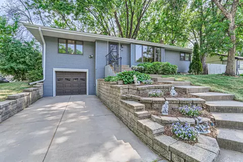 1040 Ingerson Rd, Shoreview, MN 55126