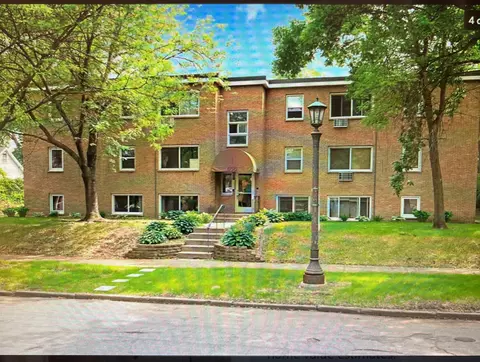 656 Ashland Ave #8, Saint Paul, MN 55104