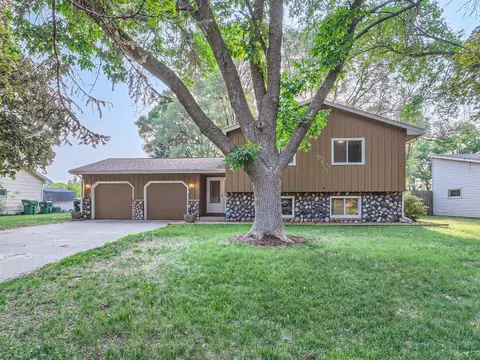 11420 Kerry St NW, Coon Rapids, MN 55433