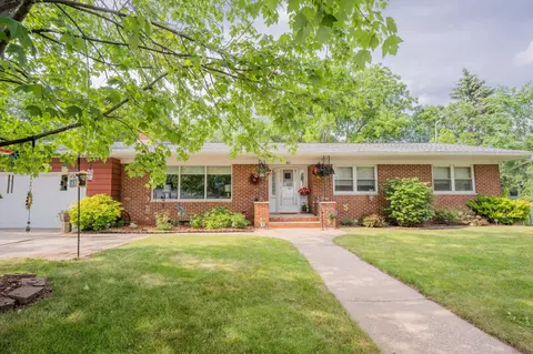 822 E Madison St, Durand, WI 54736