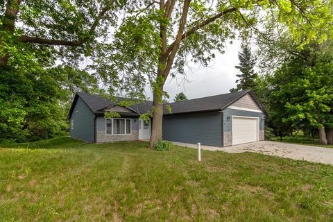 300 3rd St NE, Elysian, MN 56028