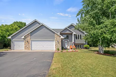 1126 Woods Creek Dr, Delano, MN 55328