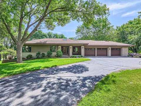 2715 White Oak Cir, Orono, MN 55356