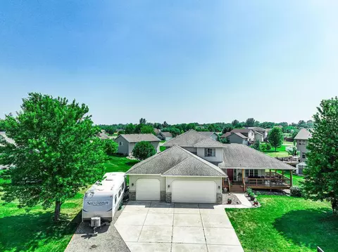 10471 62nd St NE, Albertville, MN 55301
