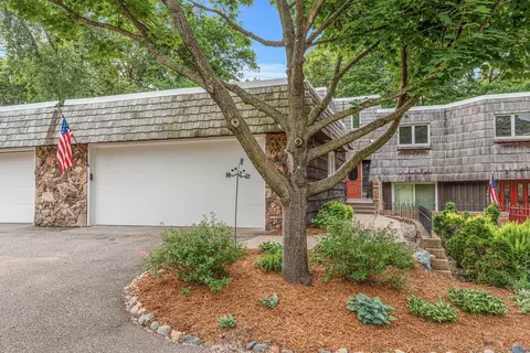 890 Marie Ave W, Mendota Heights, MN 55118