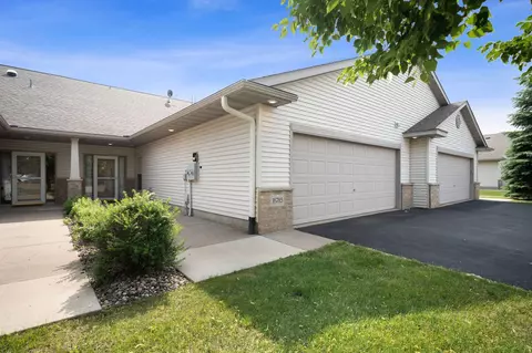 16785 Edinburg Way #38, Farmington, MN 55024