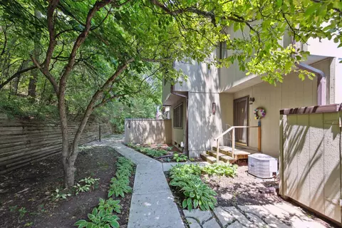 6387 Saint Johns Dr, Eden Prairie, MN 55346