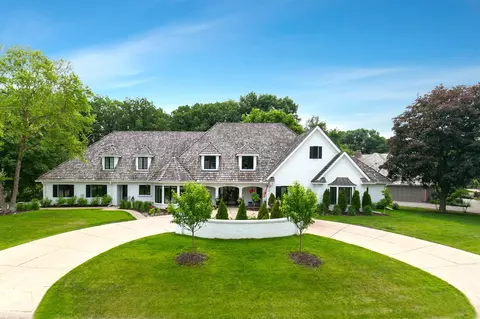 5041 Green Farms Rd, Edina, MN 55436