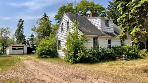 222 1st St NW, Menahga, MN 56464