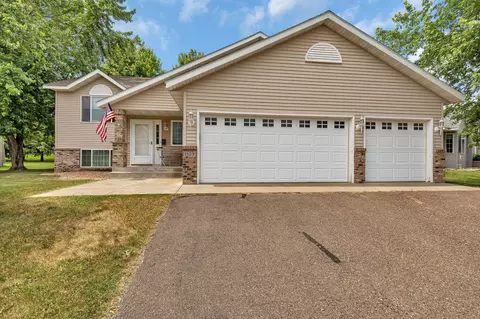 1109 Garden Brook Dr, Sauk Rapids, MN 56379