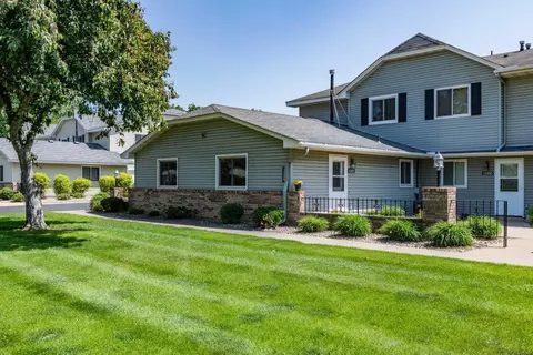 11329 Ibis St NW, Coon Rapids, MN 55433