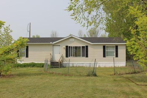 2082 Scearcyville Dr SW, Pillager, MN 56473