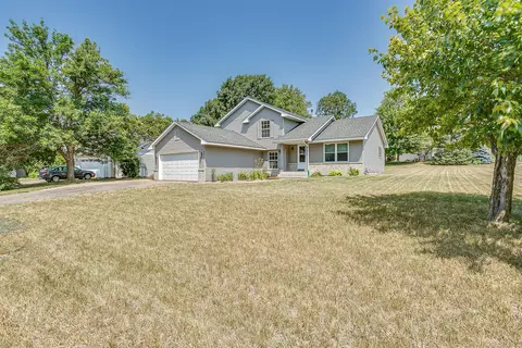 4410 S River Run, Savage, MN 55378