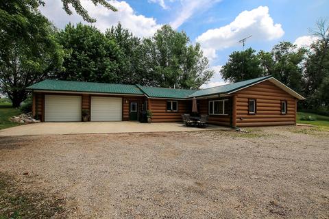 62439 140th St, Hutchinson, MN 55350