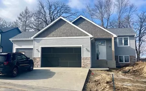 723 34th Avenue Ct NW, Rochester, MN 55901