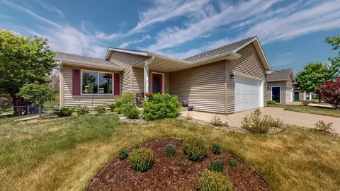 5747 Kingsbury St NW, Rochester, MN 55901