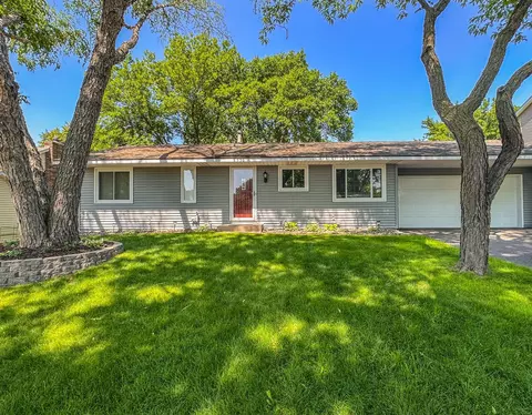 8556 Ivywood Ave S, Cottage Grove, MN 55016