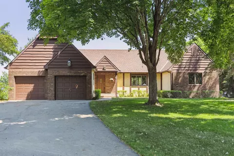 207 Calendar Isle, Center City, MN 55012