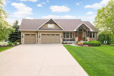 15490 Lucerne Cir, Burnsville, MN 55306