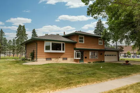 921 16th St SE, Rochester, MN 55904