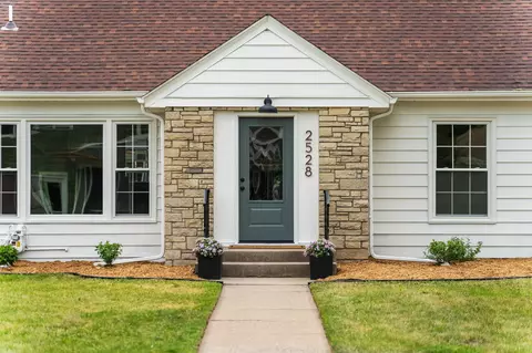 2528 Joppa Ave S, Saint Louis Park, MN 55416