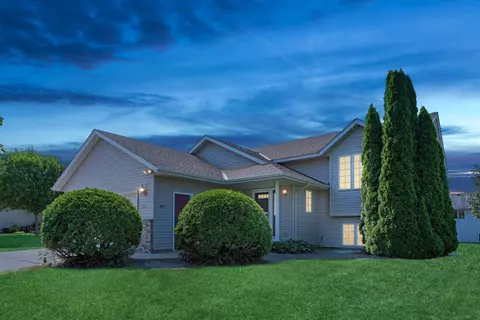 855 Lee St NE, Owatonna, MN 55060