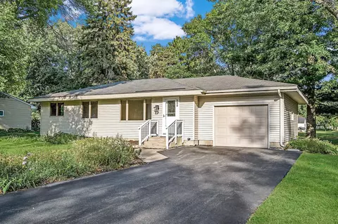 630 Ranchview Ln N, Plymouth, MN 55447