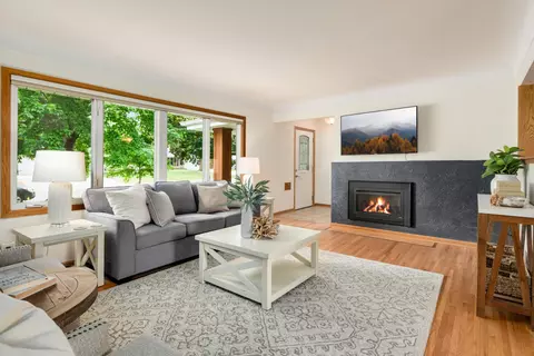 6008 Abbott Ave S, Edina, MN 55410