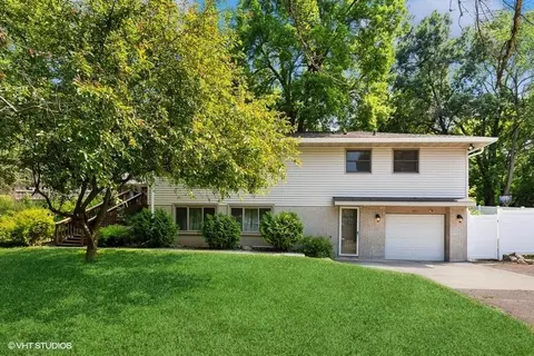 1401 W 149th St, Burnsville, MN 55306
