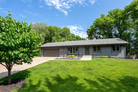 5658 56th Street Cir N, Oak Park Heights, MN 55082