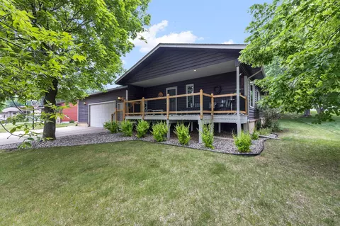 212 Wacker Dr, Glencoe, MN 55336