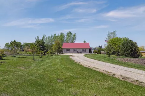 15257 Vale Ave, Hutchinson, MN 55350