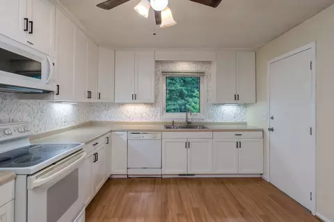 334 N Belmont Dr, Mankato, MN 56001