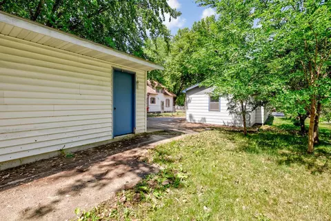 831 Willow St, Faribault, MN 55021 photo 5