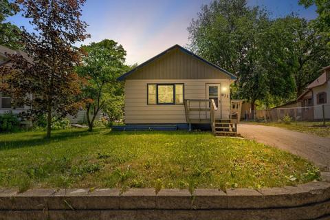 831 Willow St, Faribault, MN 55021