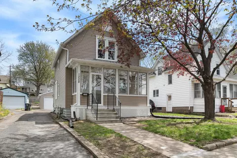 1228 Bradley St, Saint Paul, MN 55130