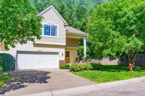 326 Brickyard Dr, Chaska, MN 55318