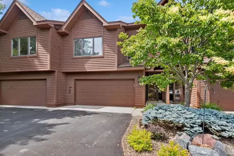 12504 Parkwood Dr, Burnsville, MN 55337