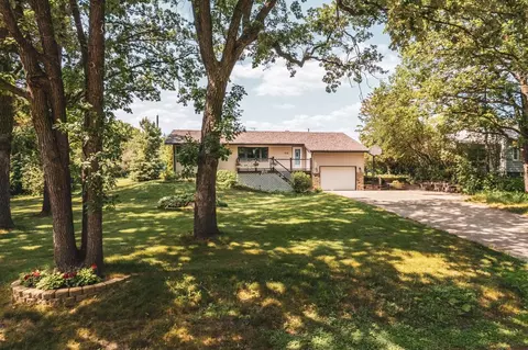 816 N Shore Dr, Detroit Lakes, MN 56501