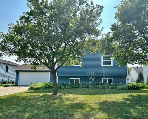 109 9th Ave NE, Dodge Center, MN 55927
