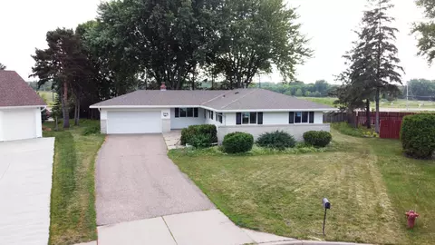 1324 Cedarwood Ct, Woodbury, MN 55125