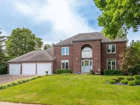 9095 Douglas Dr, Eden Prairie, MN 55347